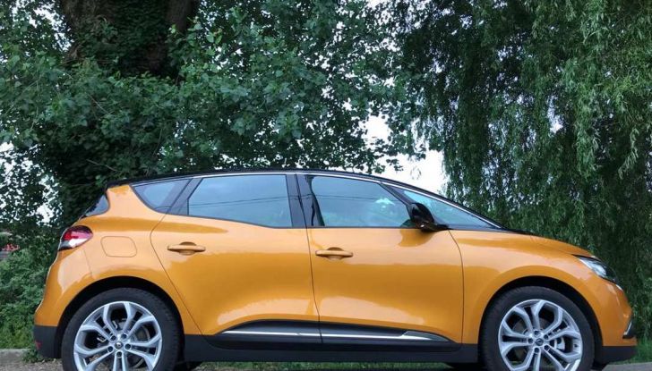 Renault Scénic 1.6 dCi da 131 CV prova su strada ed equipaggiamenti - Foto 7 di 11