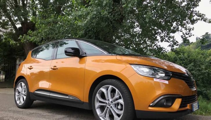 Renault Scénic 1.6 dCi da 131 CV prova su strada ed equipaggiamenti - Foto 2 di 11