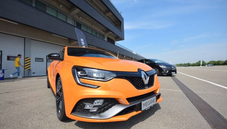 Renault Tecno 4All, in pista a Modena con la gamma 2018 - Foto 9 di 12