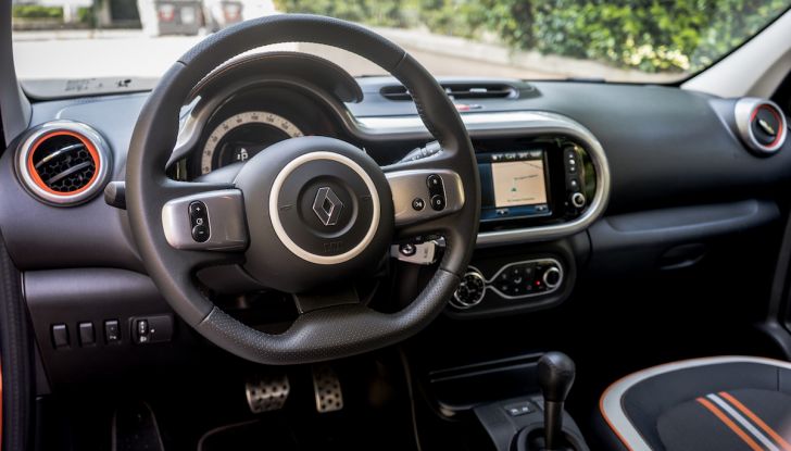 Prova su strada Renault Twingo GT: il TCe da 110CV con trazione posteriore - Foto 27 di 34