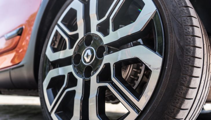 Prova su strada Renault Twingo GT: il TCe da 110CV con trazione posteriore - Foto 11 di 34