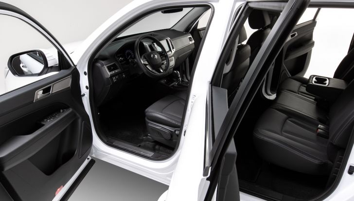 SsangYong Rexton Sports 2018: il pick-up pratico, solido e con 4WD - Foto 7 di 10