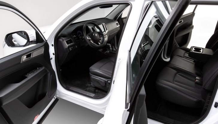 SsangYong Rexton Sports 2018: il pick-up pratico, solido e con 4WD - Foto 8 di 10