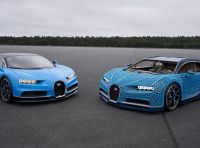 Bugatti Chiron di Lego in scala 1:1 a Milano San Babila per la Formula 1
