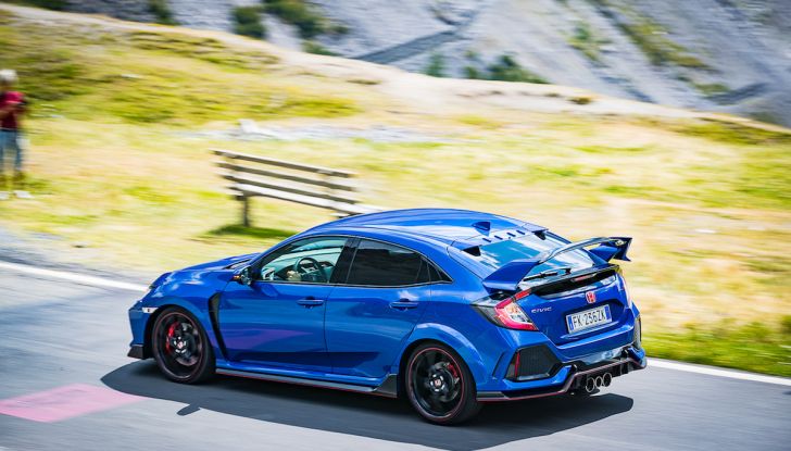 Prova Honda Civic Type R 2018: una vera sportiva senza rinunce nel quotidiano - Foto 11 di 32