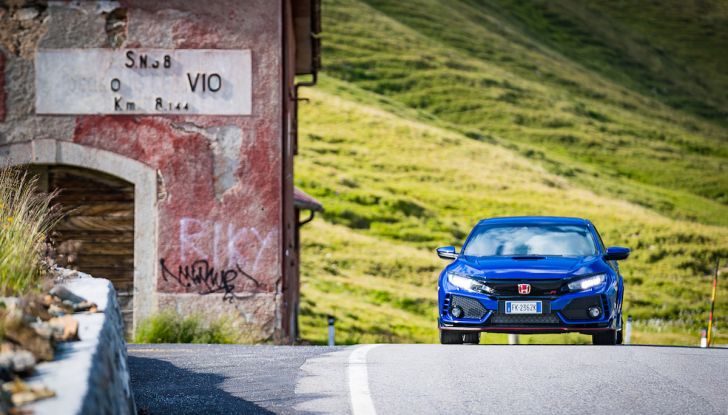 Prova Honda Civic Type R 2018: una vera sportiva senza rinunce nel quotidiano - Foto 16 di 32