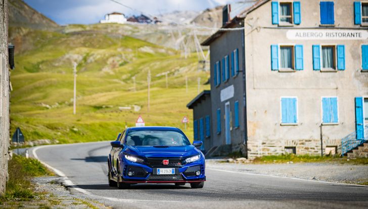 Prova Honda Civic Type R 2018: una vera sportiva senza rinunce nel quotidiano - Foto 19 di 32