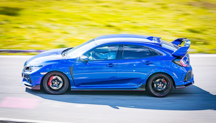 Prova Honda Civic Type R 2018: una vera sportiva senza rinunce nel quotidiano - Foto 24 di 32