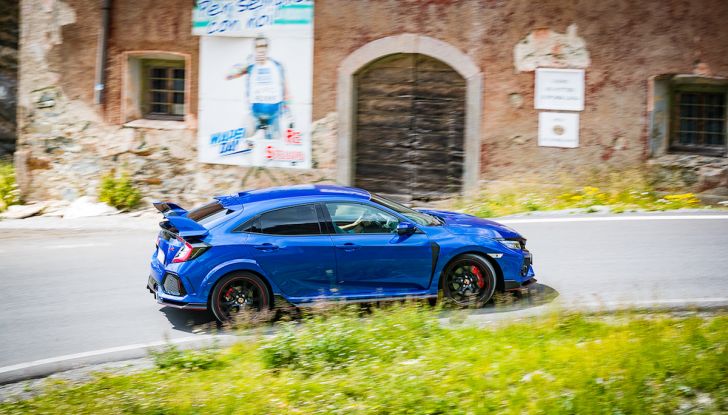 Prova Honda Civic Type R 2018: una vera sportiva senza rinunce nel quotidiano - Foto 3 di 32