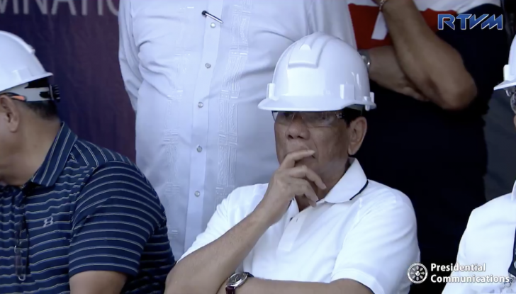 Presidente delle Filippine fa distruggere 68 auto premium con la ruspa  [VIDEO] - Foto 18 di 25