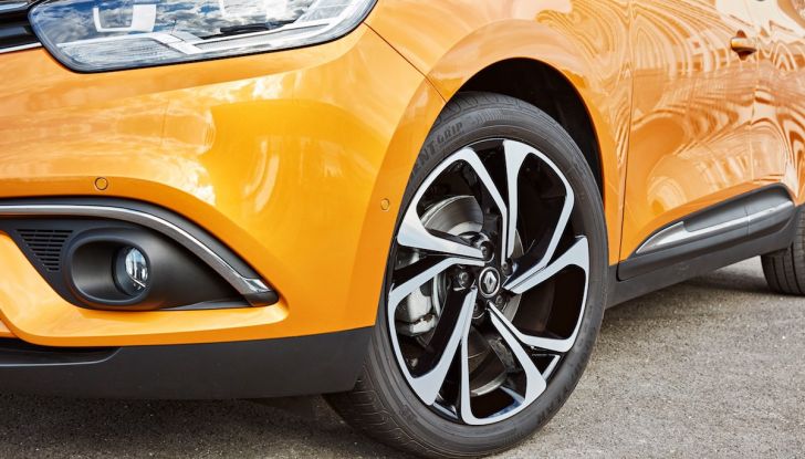 Prova nuova Renault Scenic: ora con il benzina TCe da 115, 140 e 160CV [VIDEO] - Foto 22 di 24