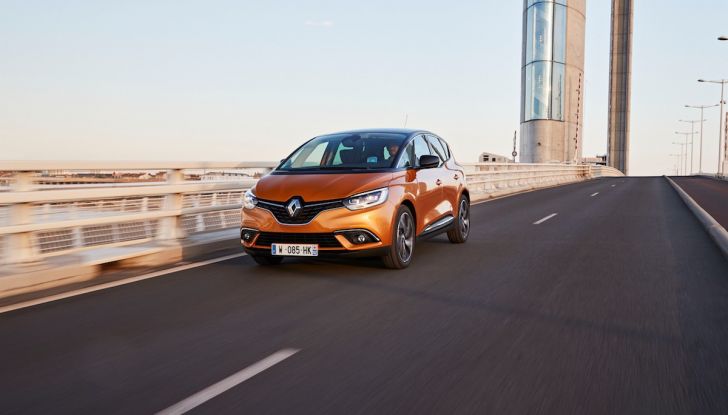 Prova nuova Renault Scenic: ora con il benzina TCe da 115, 140 e 160CV [VIDEO] - Foto 9 di 24