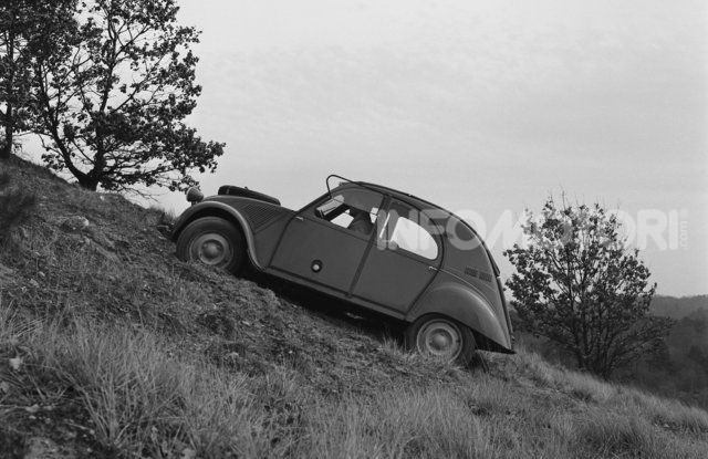 La Citroën 2CV versione 4×4 - Foto 15 di 17