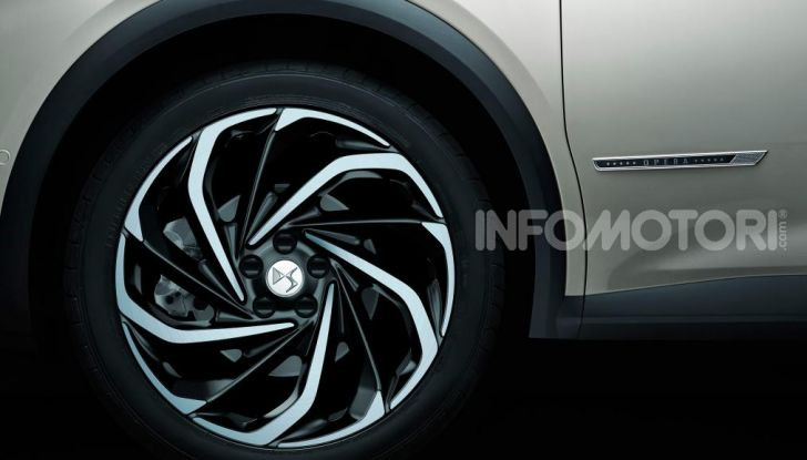 DS 7 Crossback E-Tense 4×4, ibrida a trazione integrale - Foto 3 di 11