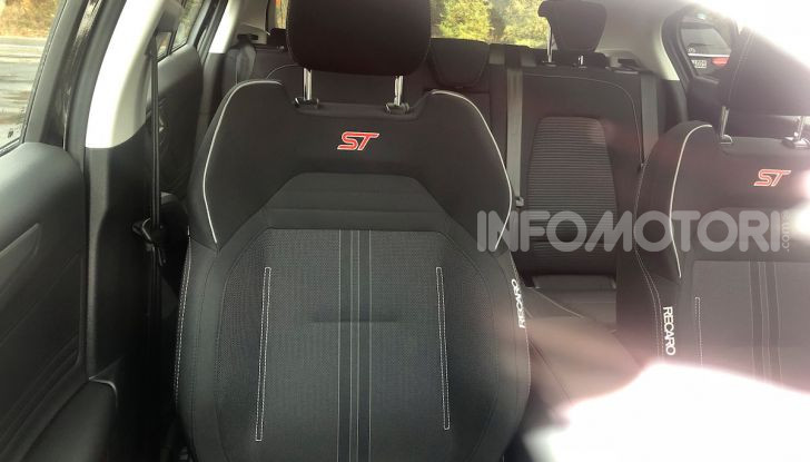 Ford Focus RS 2021: 400 cv ibridi - Foto 8 di 25