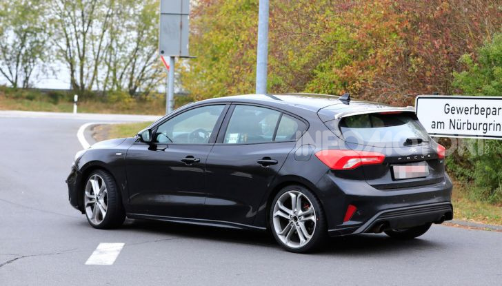Ford Focus RS 2021: 400 cv ibridi - Foto 3 di 25