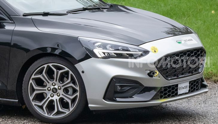 Ford Focus RS 2021: 400 cv ibridi - Foto 17 di 25