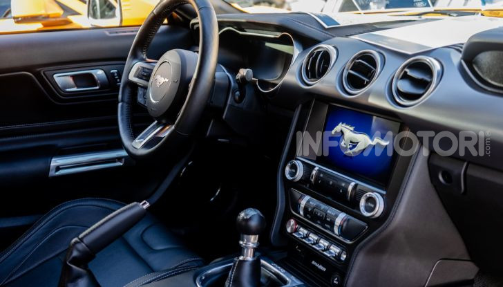 Nuova Ford Mustang GT 2018: La prova del V8 da 450CV - Foto 6 di 27