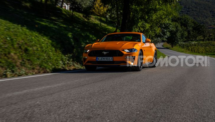 Nuova Ford Mustang GT 2018: La prova del V8 da 450CV - Foto 19 di 27