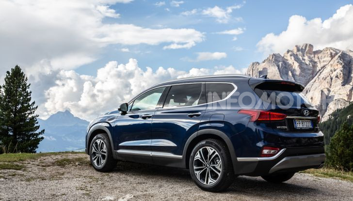 Prova nuova Hyundai Santa Fe 2018: il SUV con 4×4, 7 posti e 200CV - Foto 11 di 24