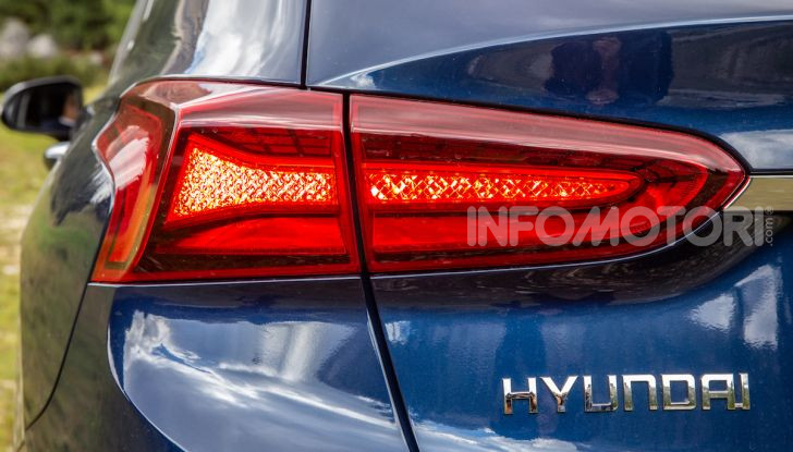 Prova nuova Hyundai Santa Fe 2018: il SUV con 4×4, 7 posti e 200CV - Foto 5 di 24