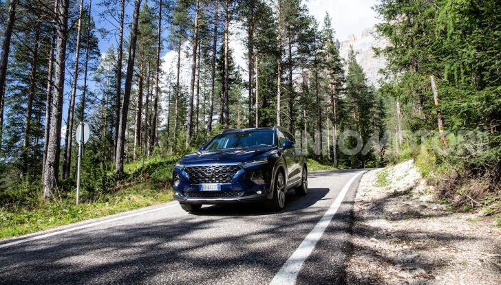 Prova nuova Hyundai Santa Fe 2018: il SUV con 4×4, 7 posti e 200CV - Foto 3 di 24
