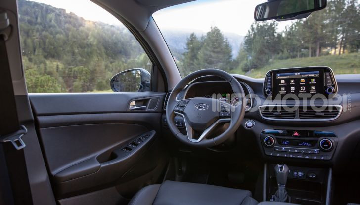 Nuova Hyundai Tucson 2018: Prova su strada del nuovo SUV Hi-Tech - Foto 17 di 18