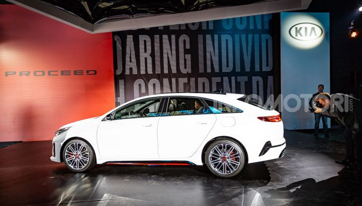 KIA ProCeed 2018, la nuova Shooting Brake Made in Europe - Foto 16 di 17