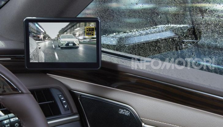 Lexus presenta specchi retrovisori digitali con camera HD - Foto 8 di 9