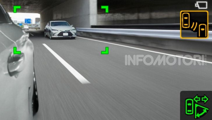 Lexus presenta specchi retrovisori digitali con camera HD - Foto 9 di 9