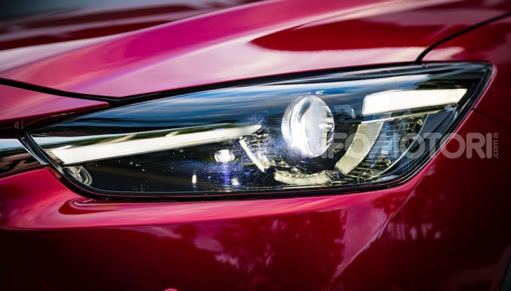 Prova nuova Mazda CX-3 2018: Stile, Diesel e guida sportiva! - Foto 3 di 37