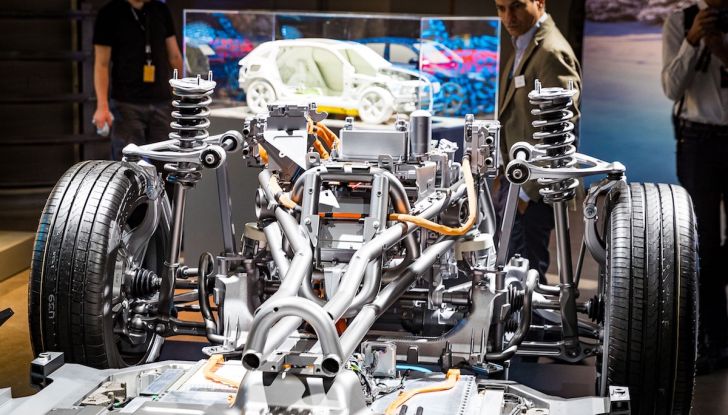 Mercedes-Benz EQC, Recensione LIVE: i tedeschi alla conquista dell’elettrico - Foto 11 di 49