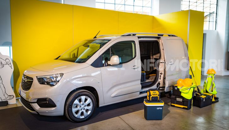 Opel Combo Life: tecnologia, sicurezza e spazio in abbondanza - Foto 3 di 37