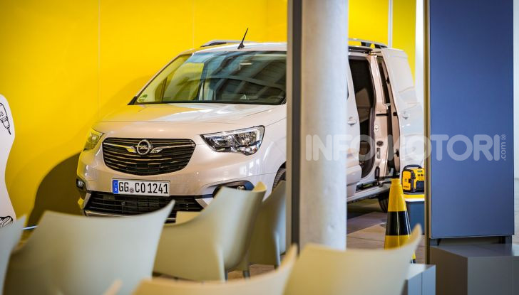 Opel Combo Life: tecnologia, sicurezza e spazio in abbondanza - Foto 14 di 37