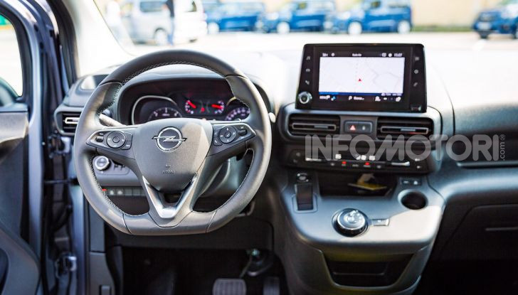 Opel Combo Life: tecnologia, sicurezza e spazio in abbondanza - Foto 27 di 37