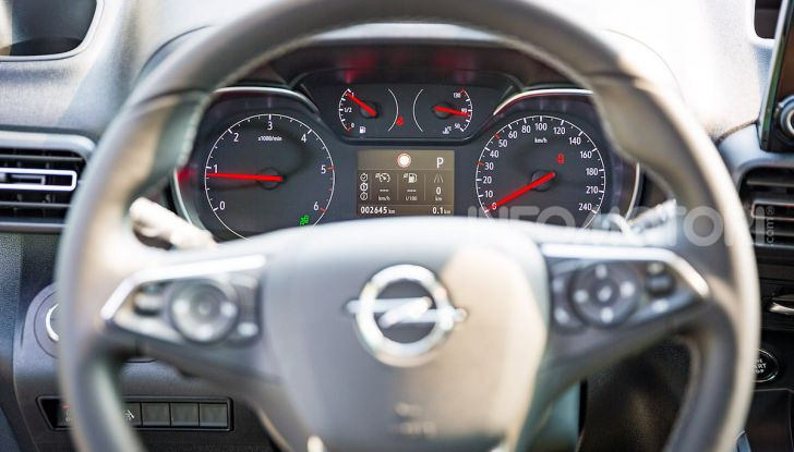 Opel Combo Life: tecnologia, sicurezza e spazio in abbondanza - Foto 31 di 37