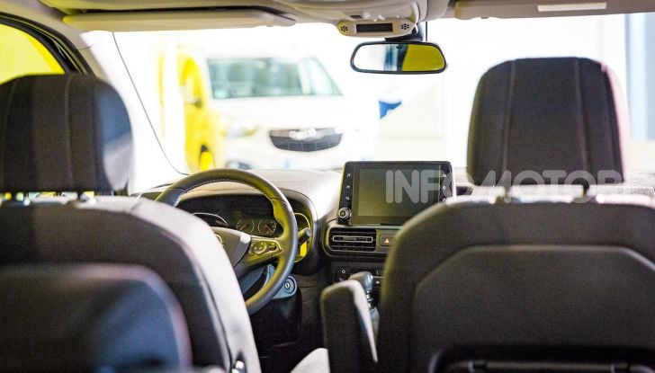 Opel Combo Life: tecnologia, sicurezza e spazio in abbondanza - Foto 10 di 37