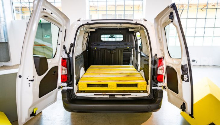 Opel Combo Life: tecnologia, sicurezza e spazio in abbondanza - Foto 11 di 37