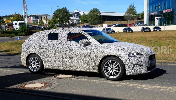 Skoda Rapid Spaceback 2019 foto spia della nuova generazione - Foto 3 di 20
