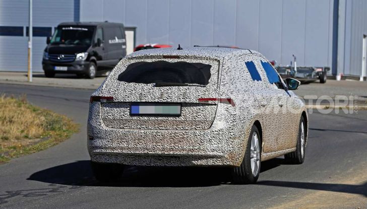 Skoda Rapid Spaceback 2019 foto spia della nuova generazione - Foto 9 di 20