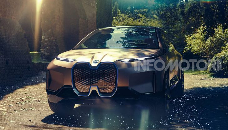 BMW i4 nel 2021 cerca di sfidare Tesla Model 3 e Model Y - Foto 7 di 14