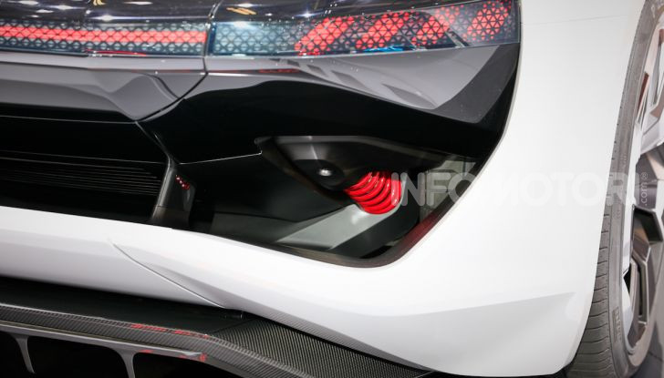 Audi PB18 e-tron, coupé elettrica da 680 CV - Foto 15 di 23