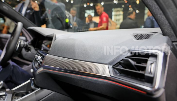 Nuova BMW Serie 3, la berlina dell’elica pronta al debutto - Foto 24 di 35