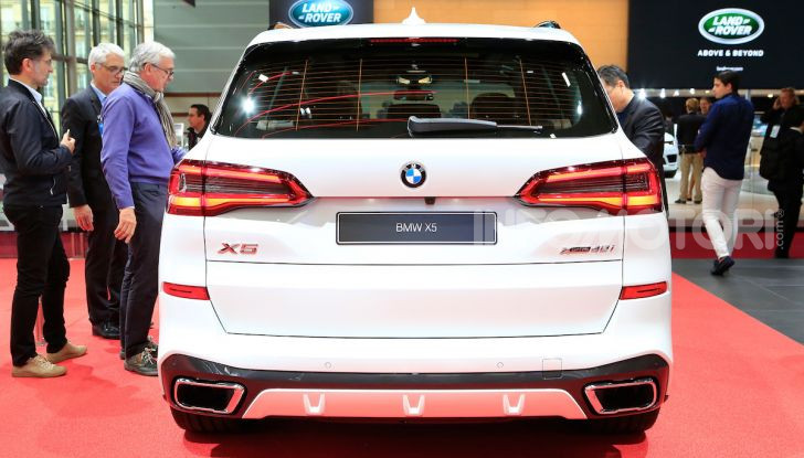 BMW X5, la quarta generazione debutta su strada - Foto 2 di 23