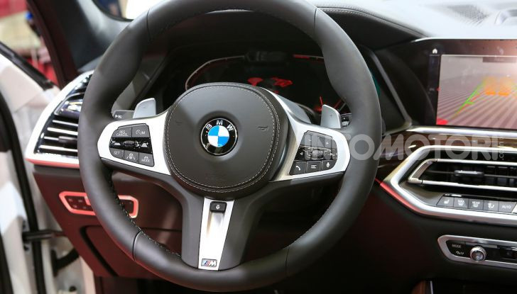 BMW X5, la quarta generazione debutta su strada - Foto 22 di 23