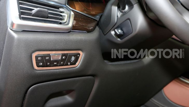 BMW X5, la quarta generazione debutta su strada - Foto 23 di 23