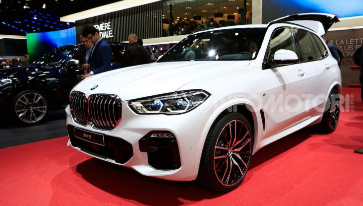 BMW X5, la quarta generazione debutta su strada - Foto 1 di 23