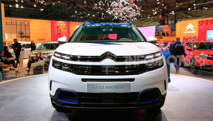 Citroen C5 Aircross Hybrid, debutta la concept ibrida - Foto 4 di 11