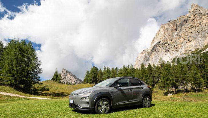 Hyundai Kona EV, test drive del SUV elettrico - Foto 16 di 18