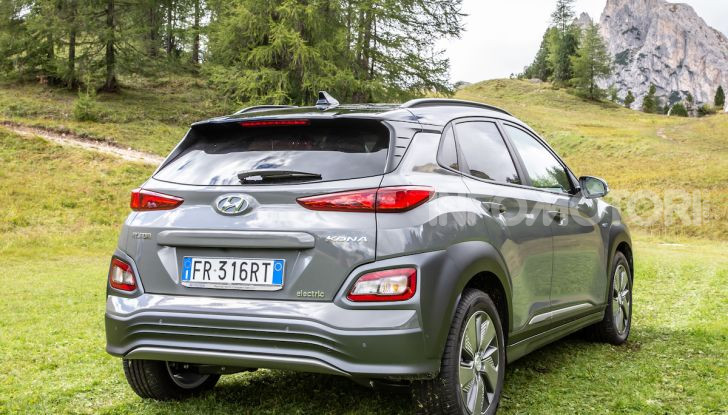 Hyundai Kona EV, test drive del SUV elettrico - Foto 10 di 18